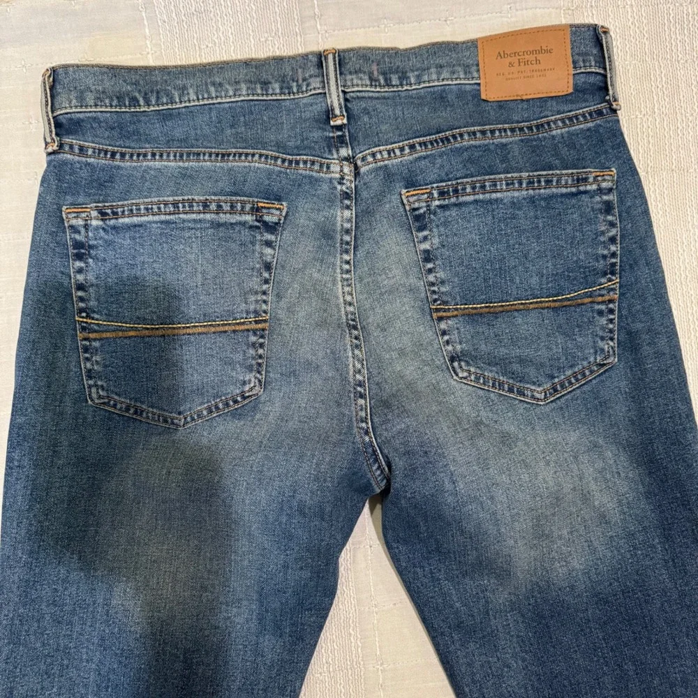 Abercrombie & Fitch Slim Straight Jeans Mens 33x32 Medium Wash A&F Stretch Blue‎